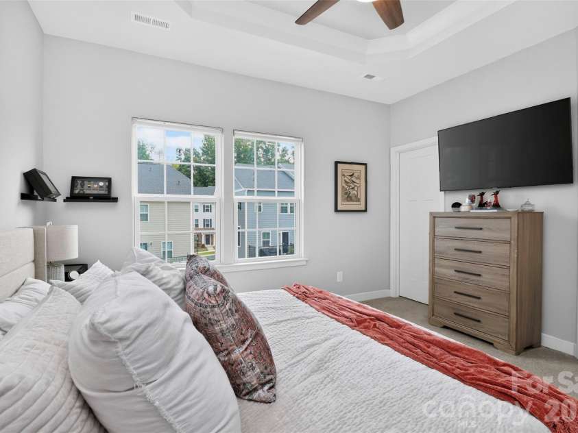 2402 Autumn Olive Lane, Matthews, NC 28104.  MLS# CAR4423034, YatesRealty ID 50507. 