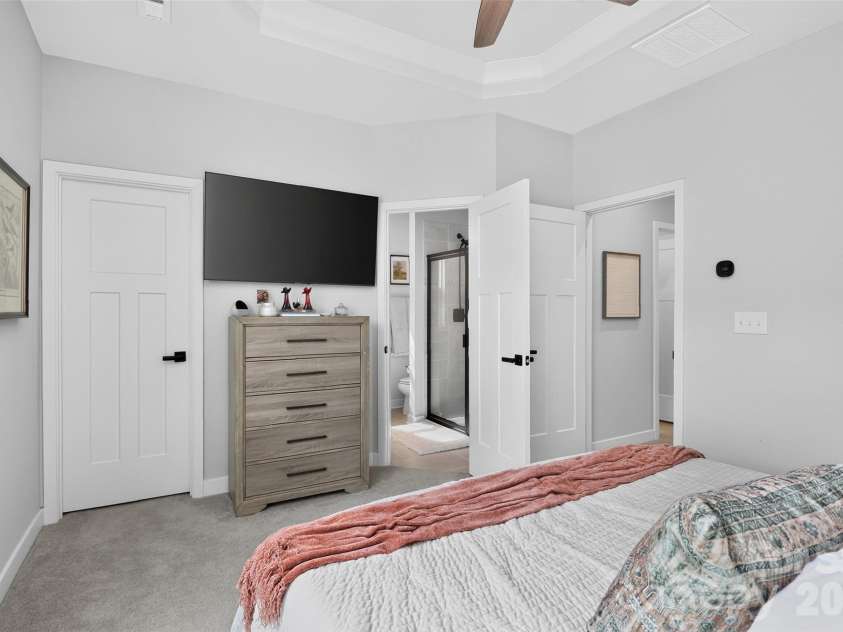 2402 Autumn Olive Lane, Matthews, NC 28104.  MLS# CAR4423034, YatesRealty ID 50507. 