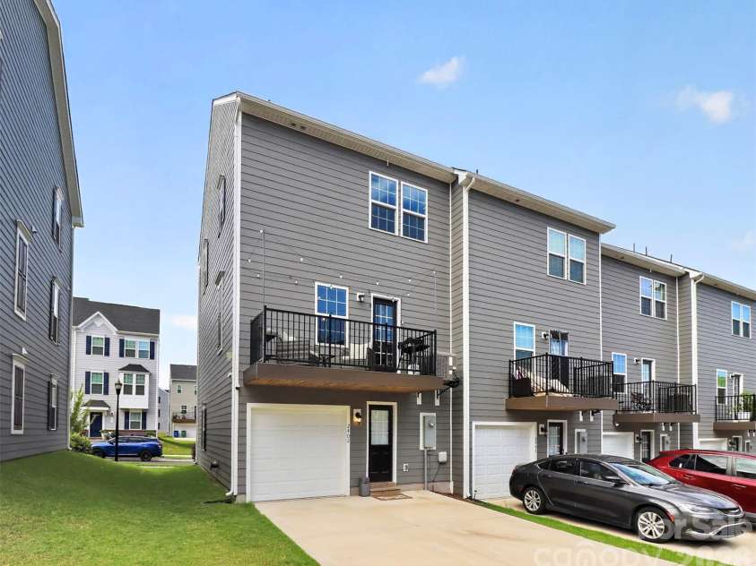 2402 Autumn Olive Lane, Matthews, NC 28104.  MLS# CAR4423034, YatesRealty ID 50507. 