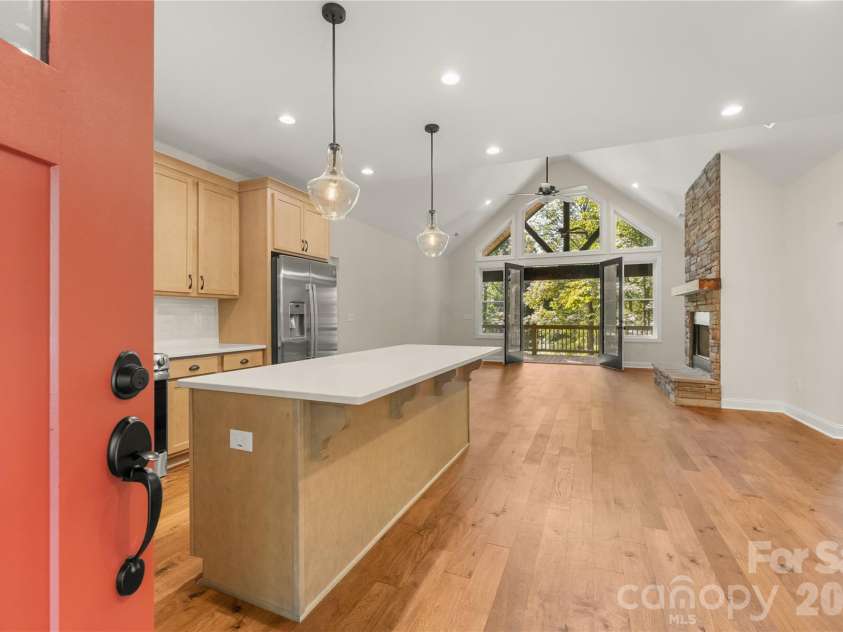 32 Ossarooga Court, Brevard, NC 28712.  MLS# CAR4423106, YatesRealty ID 50509. Welcome in!