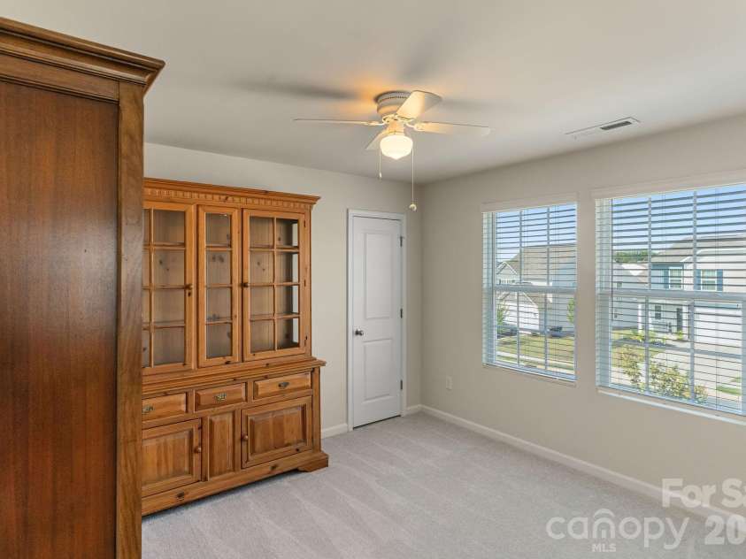 182 Brentwood Drive, Statesville, NC 28625.  MLS# CAR4423220, YatesRealty ID 50510. 