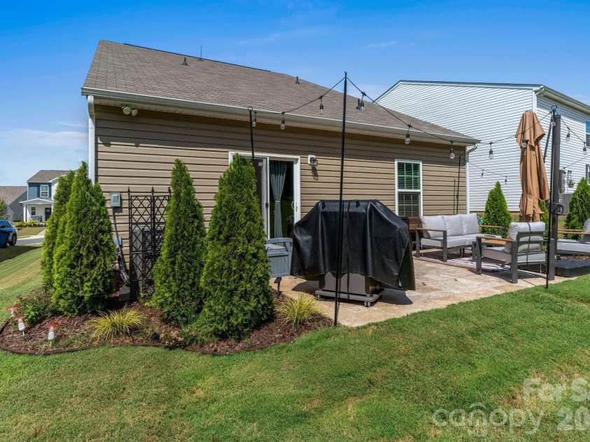 182 Brentwood Drive, Statesville, NC 28625.  MLS# CAR4423220, YatesRealty ID 50510. 