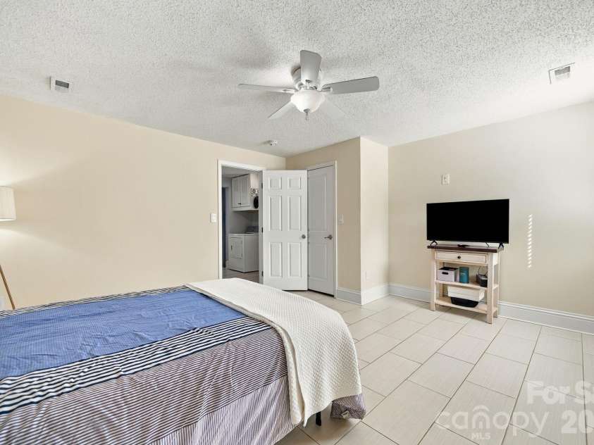 901 Furman Street, Dallas, NC 28034.  MLS# CAR4422984, YatesRealty ID 50511. 
