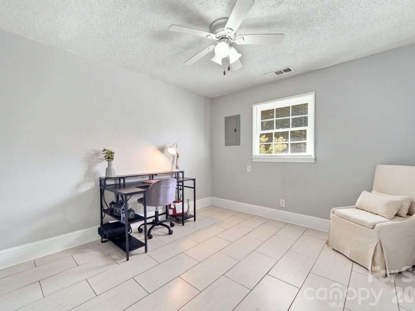 901 Furman Street, Dallas, NC 28034.  MLS# CAR4422984, YatesRealty ID 50511. 