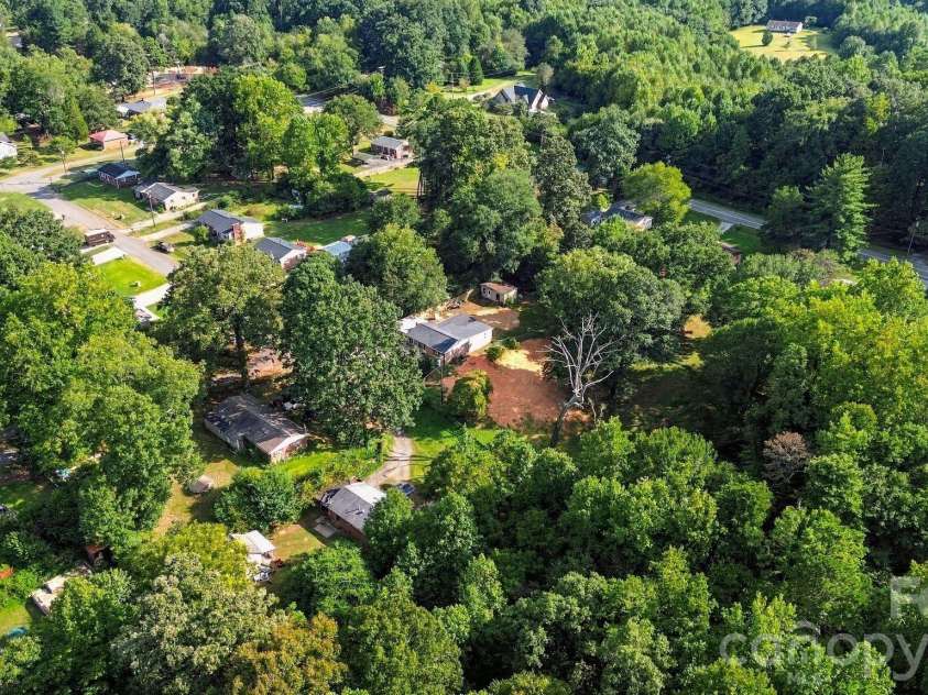 901 Furman Street, Dallas, NC 28034.  MLS# CAR4422984, YatesRealty ID 50511. 