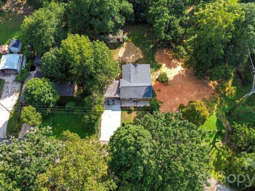 901 Furman Street, Dallas, NC 28034.  MLS# CAR4422984, YatesRealty ID 50511. 
