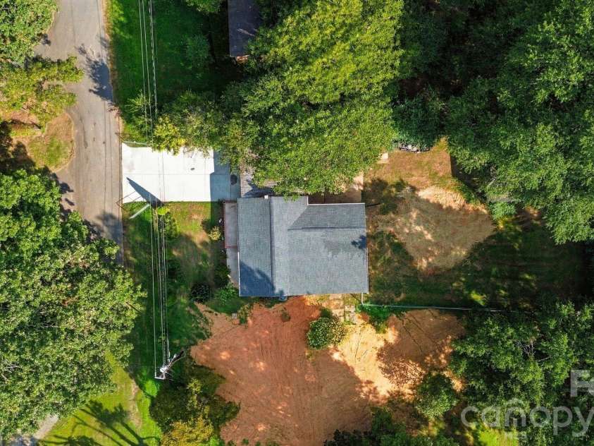 901 Furman Street, Dallas, NC 28034.  MLS# CAR4422984, YatesRealty ID 50511. 