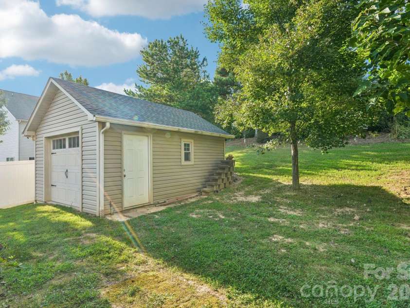 201 Taylors Creek Street, Mount Holly, NC 28120.  MLS# CAR4423412, YatesRealty ID 50512. 