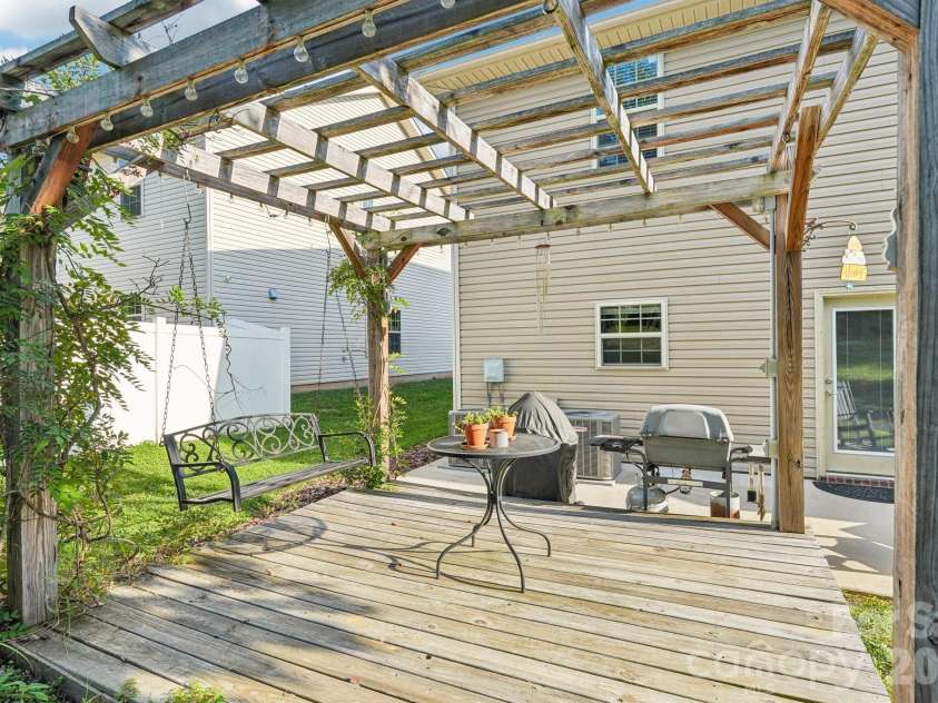 201 Taylors Creek Street, Mount Holly, NC 28120.  MLS# CAR4423412, YatesRealty ID 50512. 
