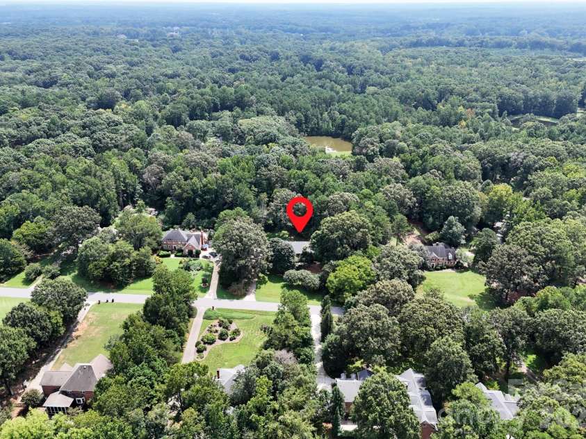 3517 Honeysuckle Drive, Matthews, NC 28104.  MLS# CAR4423576, YatesRealty ID 50513. 