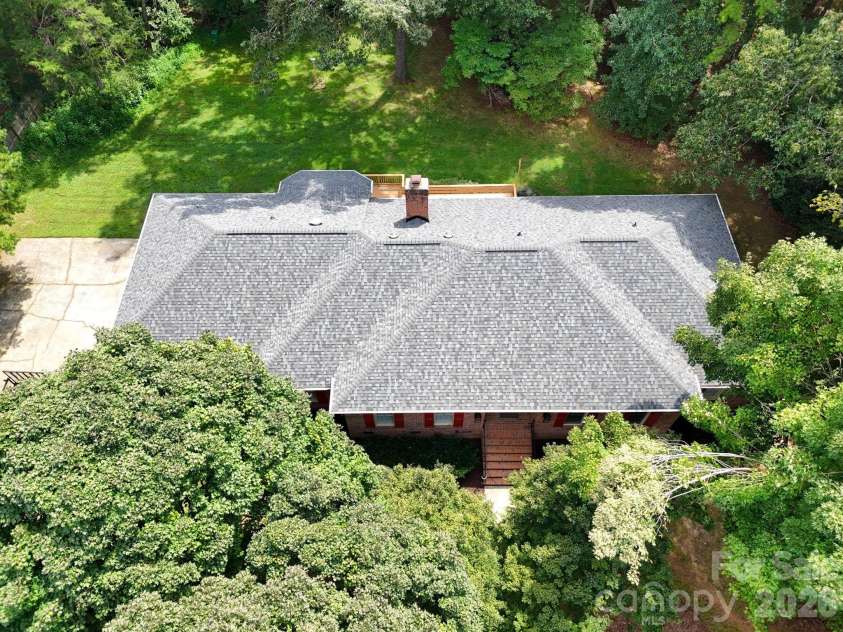 3517 Honeysuckle Drive, Matthews, NC 28104.  MLS# CAR4423576, YatesRealty ID 50513. 