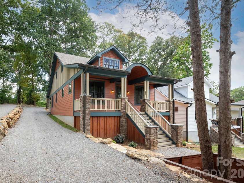 26 Grindstaff Drive, Asheville, NC 28803.  MLS# CAR4423848, YatesRealty ID 50514. 