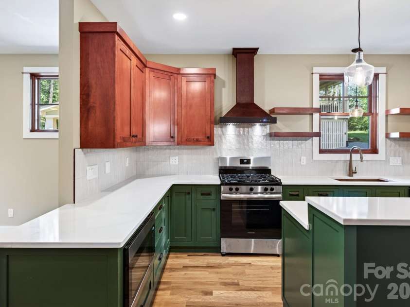 26 Grindstaff Drive, Asheville, NC 28803.  MLS# CAR4423848, YatesRealty ID 50514. 