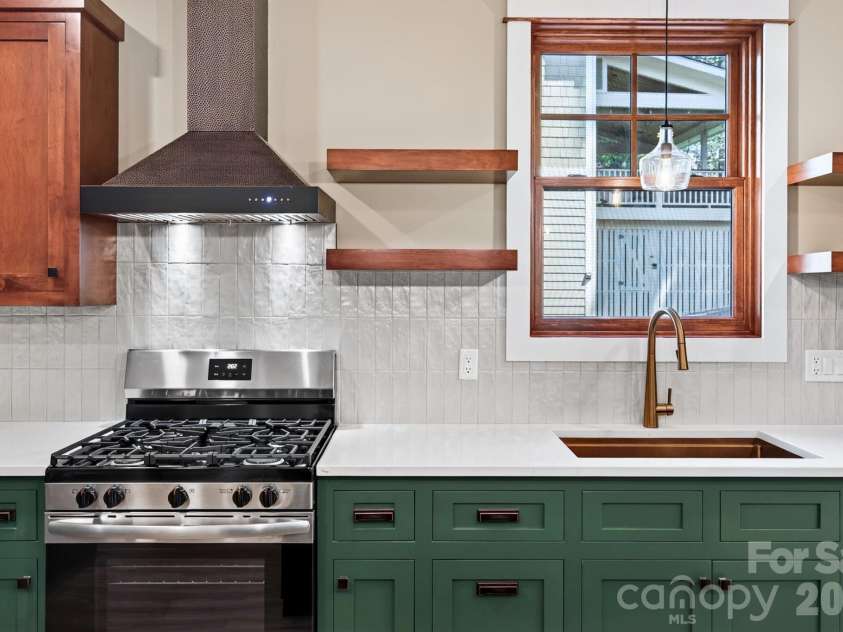 26 Grindstaff Drive, Asheville, NC 28803.  MLS# CAR4423848, YatesRealty ID 50514. 