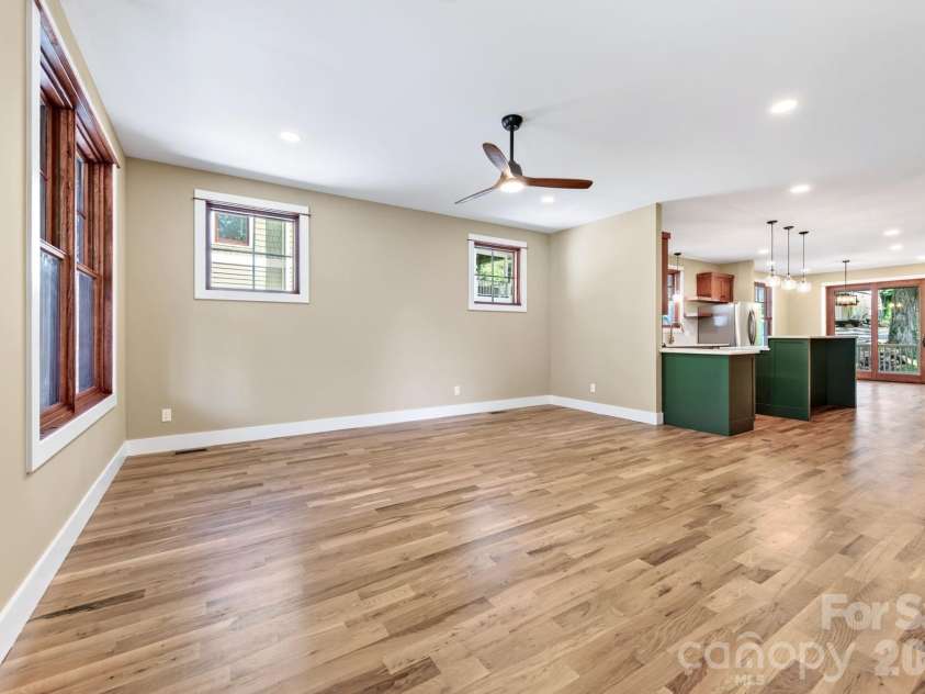 26 Grindstaff Drive, Asheville, NC 28803.  MLS# CAR4423848, YatesRealty ID 50514. 
