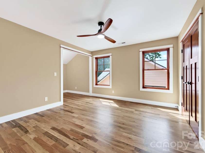 26 Grindstaff Drive, Asheville, NC 28803.  MLS# CAR4423848, YatesRealty ID 50514. 