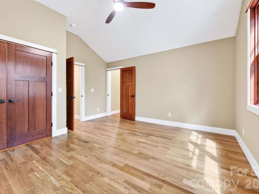 26 Grindstaff Drive, Asheville, NC 28803.  MLS# CAR4423848, YatesRealty ID 50514. 