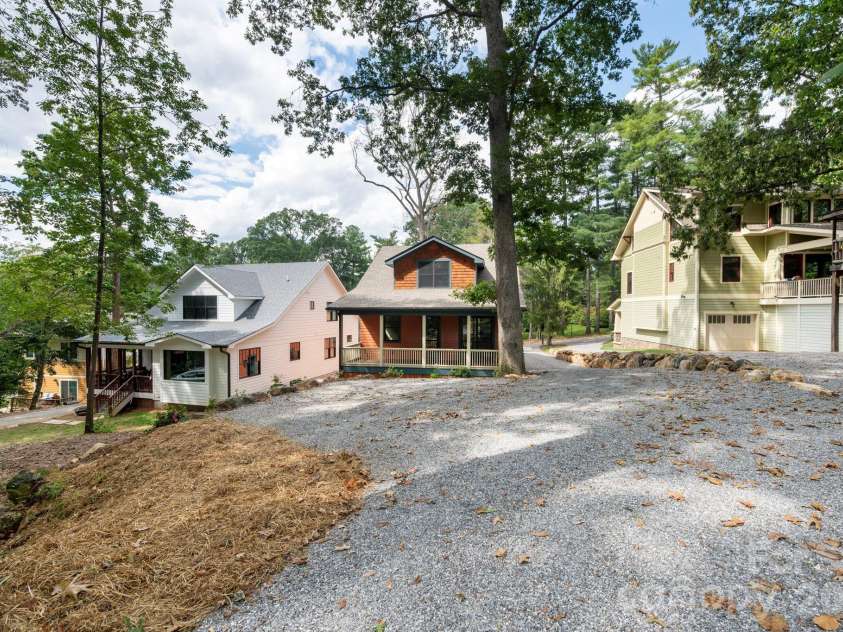 26 Grindstaff Drive, Asheville, NC 28803.  MLS# CAR4423848, YatesRealty ID 50514. 