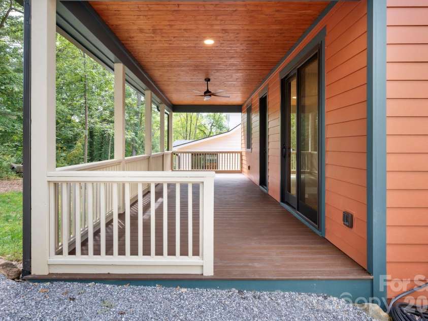 26 Grindstaff Drive, Asheville, NC 28803.  MLS# CAR4423848, YatesRealty ID 50514. 