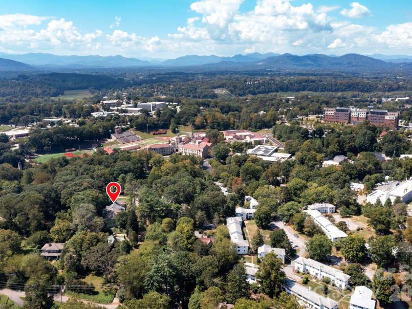 26 Grindstaff Drive, Asheville, NC 28803.  MLS# CAR4423848, YatesRealty ID 50514. 
