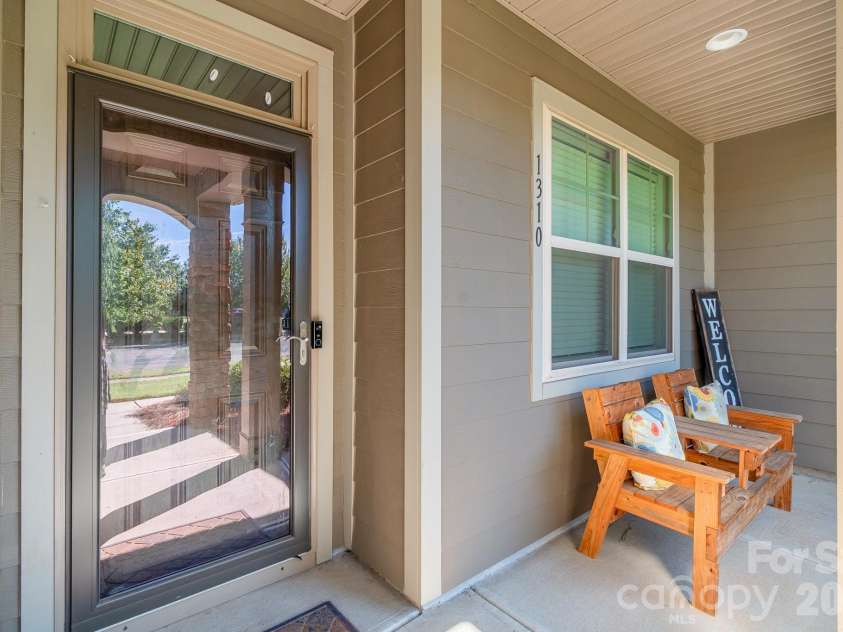 1310 Robinson Oaks Drive, Gastonia, NC 28054.  MLS# CAR4423733, YatesRealty ID 50516. 