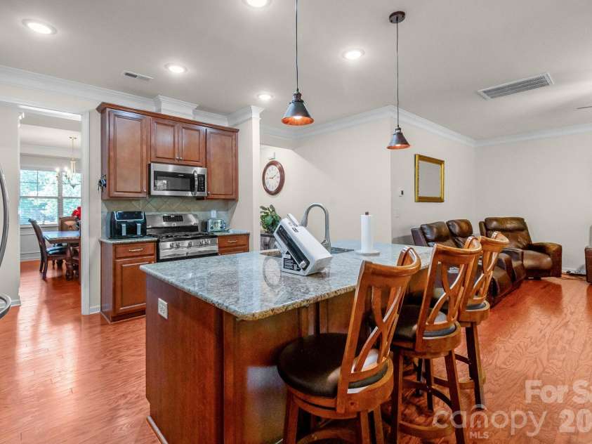 1310 Robinson Oaks Drive, Gastonia, NC 28054.  MLS# CAR4423733, YatesRealty ID 50516. 