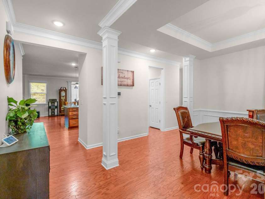 1310 Robinson Oaks Drive, Gastonia, NC 28054.  MLS# CAR4423733, YatesRealty ID 50516. 