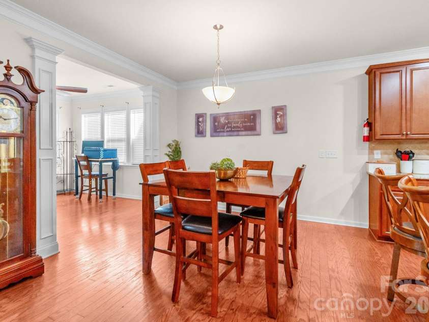 1310 Robinson Oaks Drive, Gastonia, NC 28054.  MLS# CAR4423733, YatesRealty ID 50516. 
