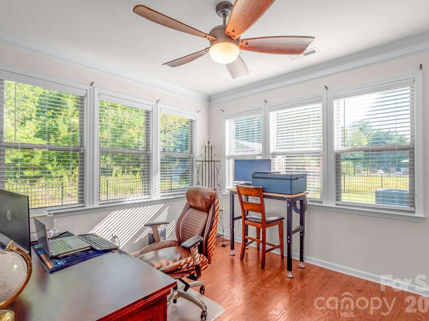 1310 Robinson Oaks Drive, Gastonia, NC 28054.  MLS# CAR4423733, YatesRealty ID 50516. 