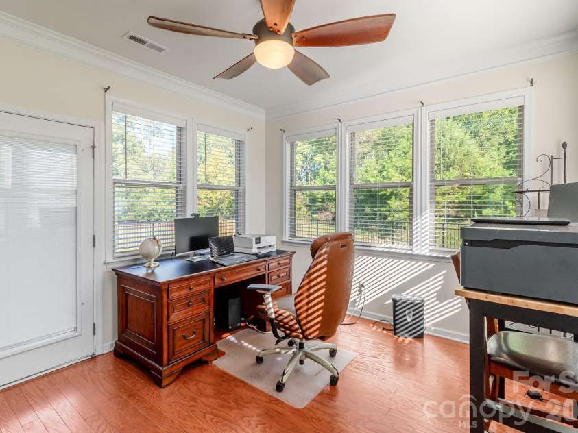 1310 Robinson Oaks Drive, Gastonia, NC 28054.  MLS# CAR4423733, YatesRealty ID 50516. 