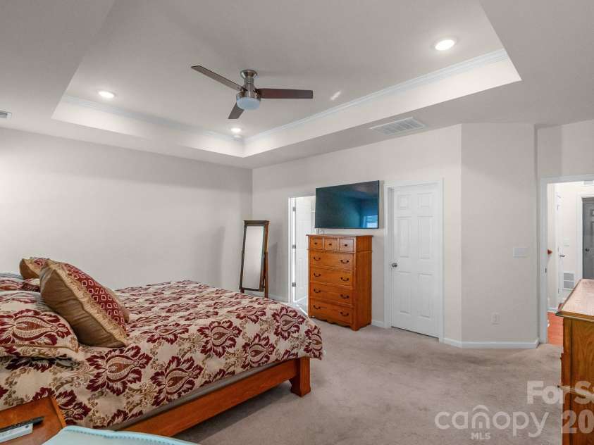 1310 Robinson Oaks Drive, Gastonia, NC 28054.  MLS# CAR4423733, YatesRealty ID 50516. 