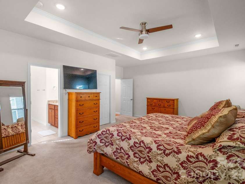 1310 Robinson Oaks Drive, Gastonia, NC 28054.  MLS# CAR4423733, YatesRealty ID 50516. 