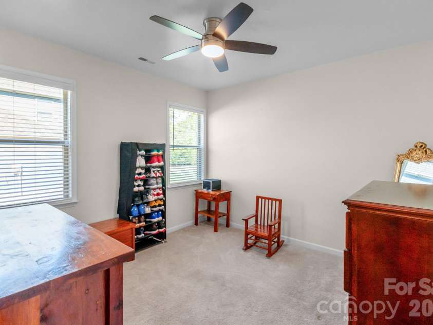 1310 Robinson Oaks Drive, Gastonia, NC 28054.  MLS# CAR4423733, YatesRealty ID 50516. 