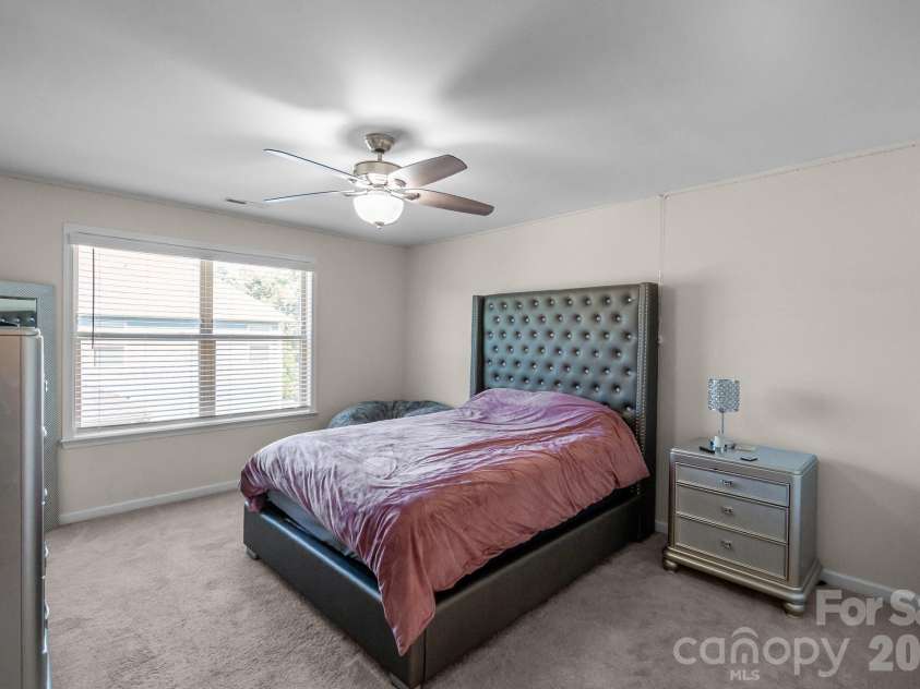 1310 Robinson Oaks Drive, Gastonia, NC 28054.  MLS# CAR4423733, YatesRealty ID 50516. 