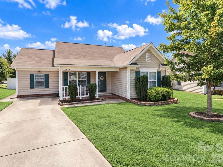 2174 Wexford Way, Statesville, NC 28625.  MLS# CAR4423918, YatesRealty ID 50517. 