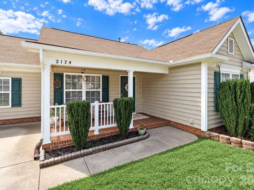2174 Wexford Way, Statesville, NC 28625.  MLS# CAR4423918, YatesRealty ID 50517. 