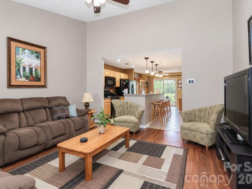2174 Wexford Way, Statesville, NC 28625.  MLS# CAR4423918, YatesRealty ID 50517. 