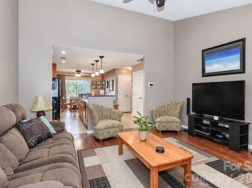 2174 Wexford Way, Statesville, NC 28625.  MLS# CAR4423918, YatesRealty ID 50517. 