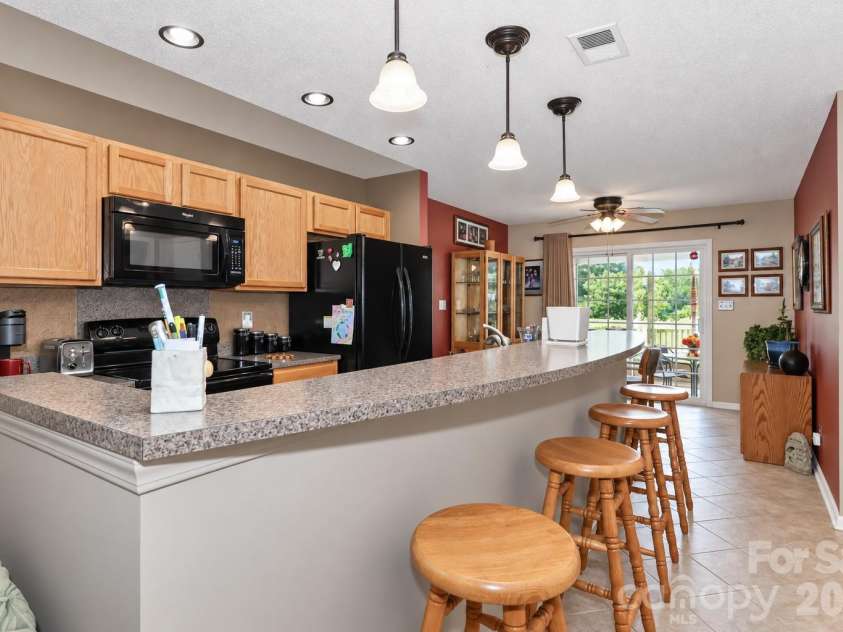 2174 Wexford Way, Statesville, NC 28625.  MLS# CAR4423918, YatesRealty ID 50517. 