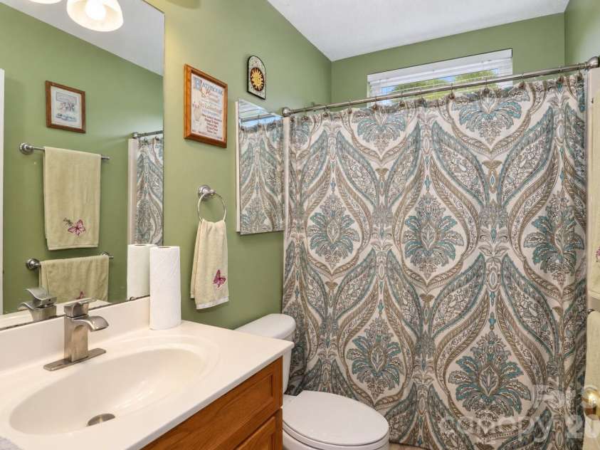 2174 Wexford Way, Statesville, NC 28625.  MLS# CAR4423918, YatesRealty ID 50517. 