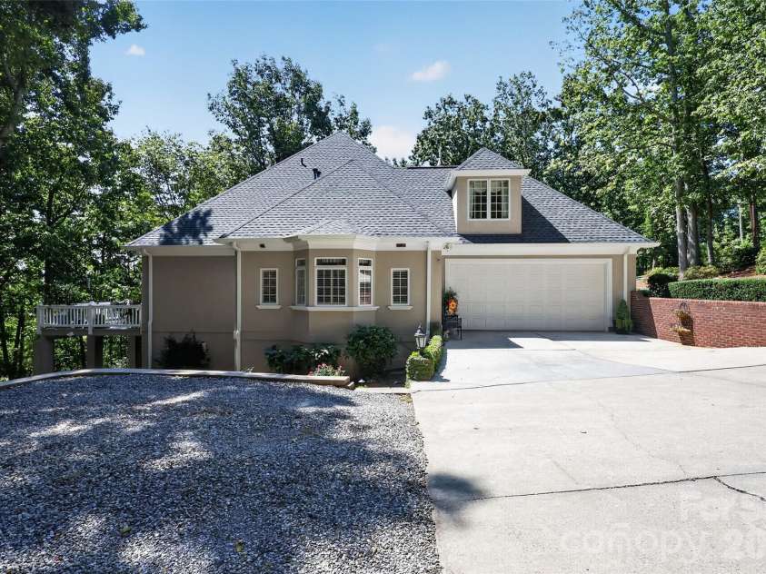 312 Eagles Walk, Gastonia, NC 28056.  MLS# CAR4421205, YatesRealty ID 50520. 