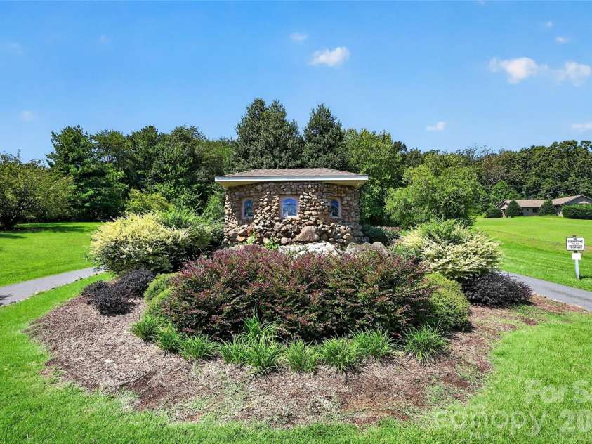 312 Eagles Walk, Gastonia, NC 28056.  MLS# CAR4421205, YatesRealty ID 50520. 
