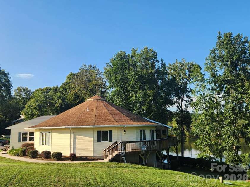 6034 Lookout Heights Drive, Claremont, NC 28610.  MLS# CAR4421400, YatesRealty ID 50522. Front View
