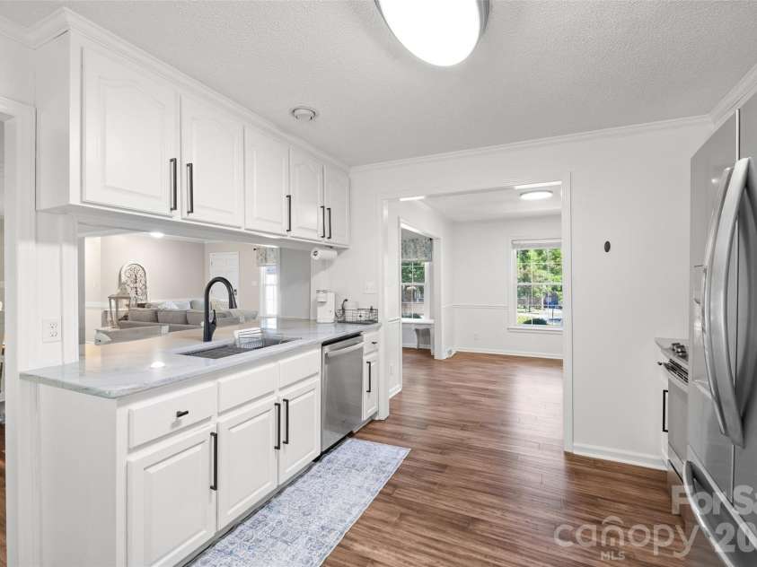 1654 Colony Road, Rock Hill, SC 29730.  MLS# CAR4422027, YatesRealty ID 50524. Kitchen