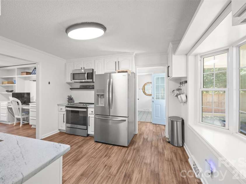 1654 Colony Road, Rock Hill, SC 29730.  MLS# CAR4422027, YatesRealty ID 50524. Kitchen