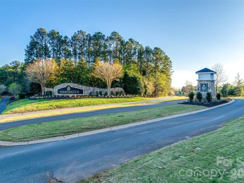 22444 Gateway Drive, Lancaster, SC 29720.  MLS# CAR4420813, YatesRealty ID 50525. Edgewater
