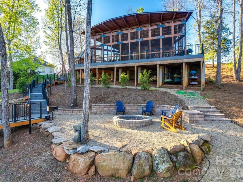 22444 Gateway Drive, Lancaster, SC 29720.  MLS# CAR4420813, YatesRealty ID 50525. Edgewater
