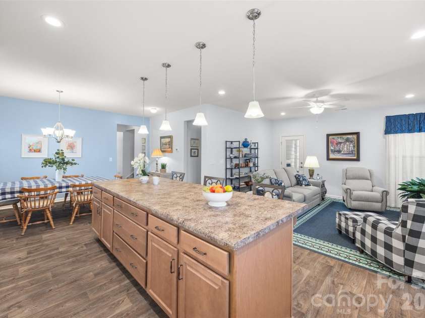 22444 Gateway Drive, Lancaster, SC 29720.  MLS# CAR4420813, YatesRealty ID 50525. Kitchen with large island