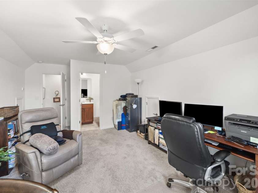 22444 Gateway Drive, Lancaster, SC 29720.  MLS# CAR4420813, YatesRealty ID 50525. Office or flex space/craft room/playroom/workout space