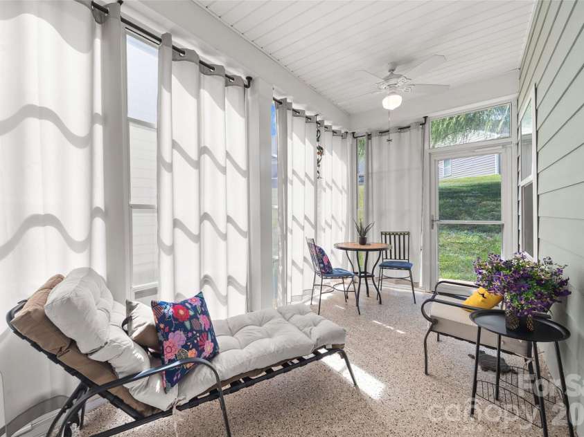 22444 Gateway Drive, Lancaster, SC 29720.  MLS# CAR4420813, YatesRealty ID 50525. Sunroom at back of home